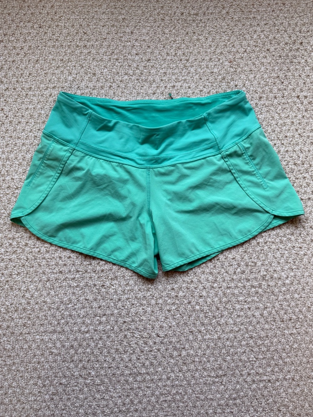 Lululemon Speed Up Shorts size 8